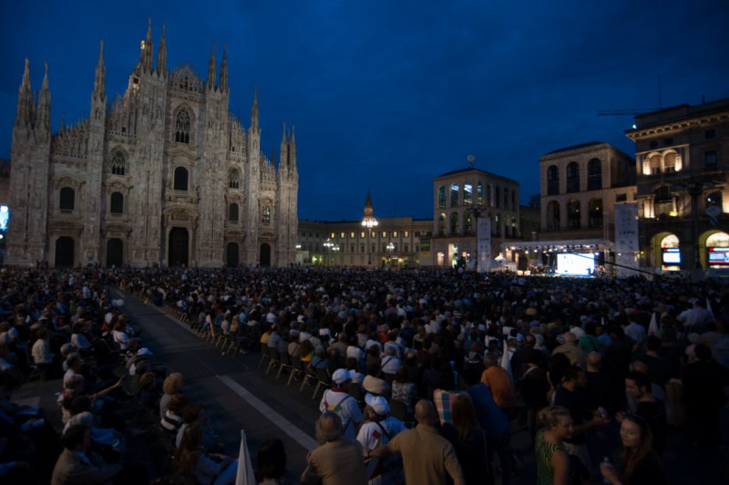 10 Piazze per 10 Comandamenti a Milano