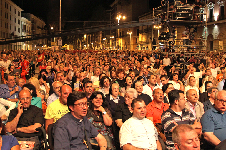 10 piazze per 10 comandamenti - Bari - 15.06.2013_024