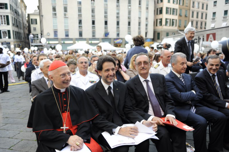 Il card. Bagnasco, il presidente Martinez e il presidente del Consiglio comunale di Genova Guerello 