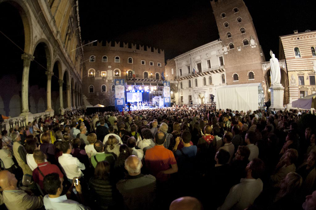 Verona - 10 Piazze per 10 Comandamenti _024