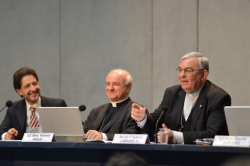Conferenza stampa Fondazione Vaticana - Clicca per ingrandire...