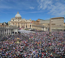 Piazza San Pietro - 18 maggio 2013 - Clicca per ingrandire...